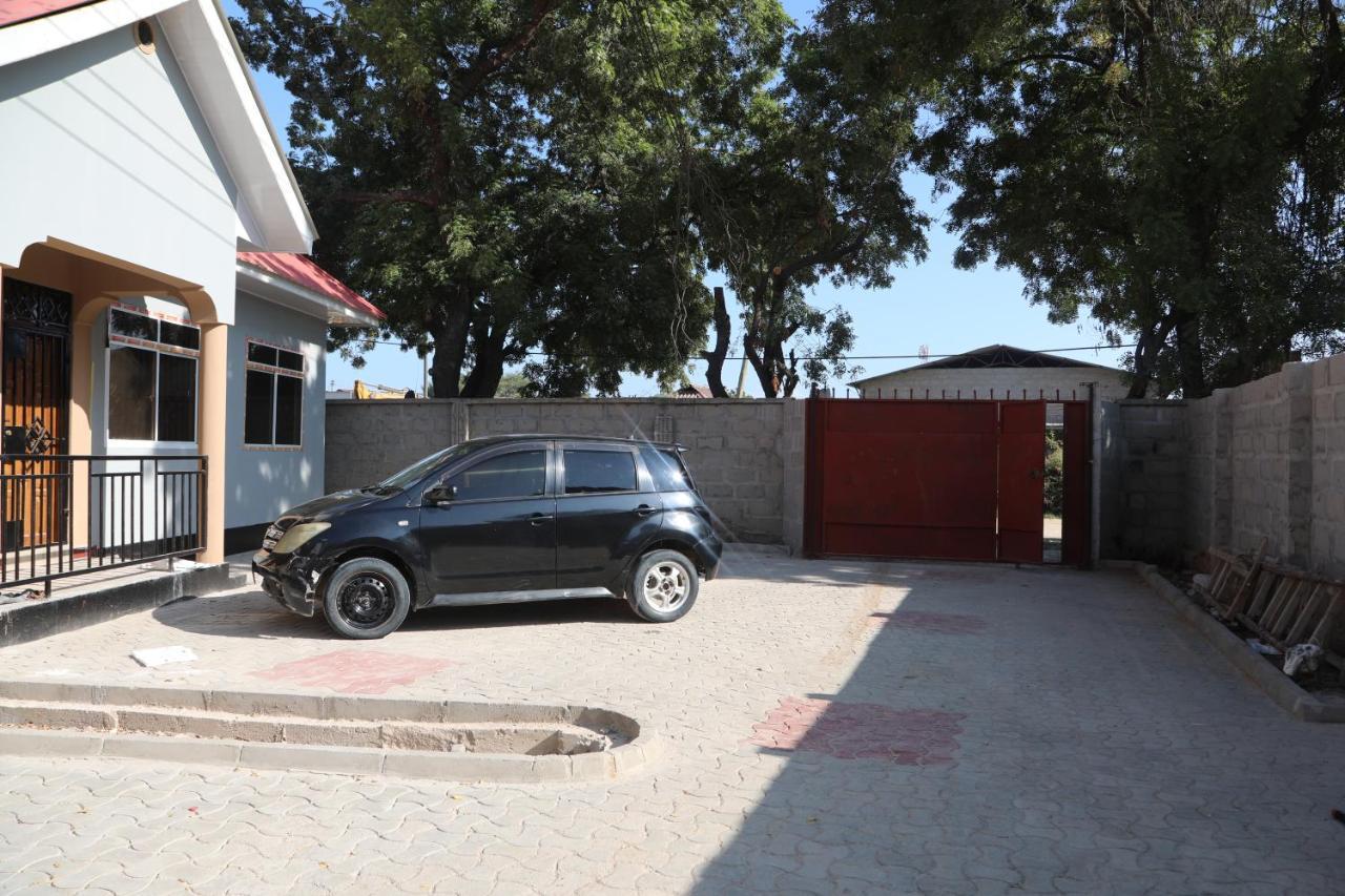 Pearl Lulu Modern Bnb Homestay Νταρ ες Σαλάμ Εξωτερικό φωτογραφία